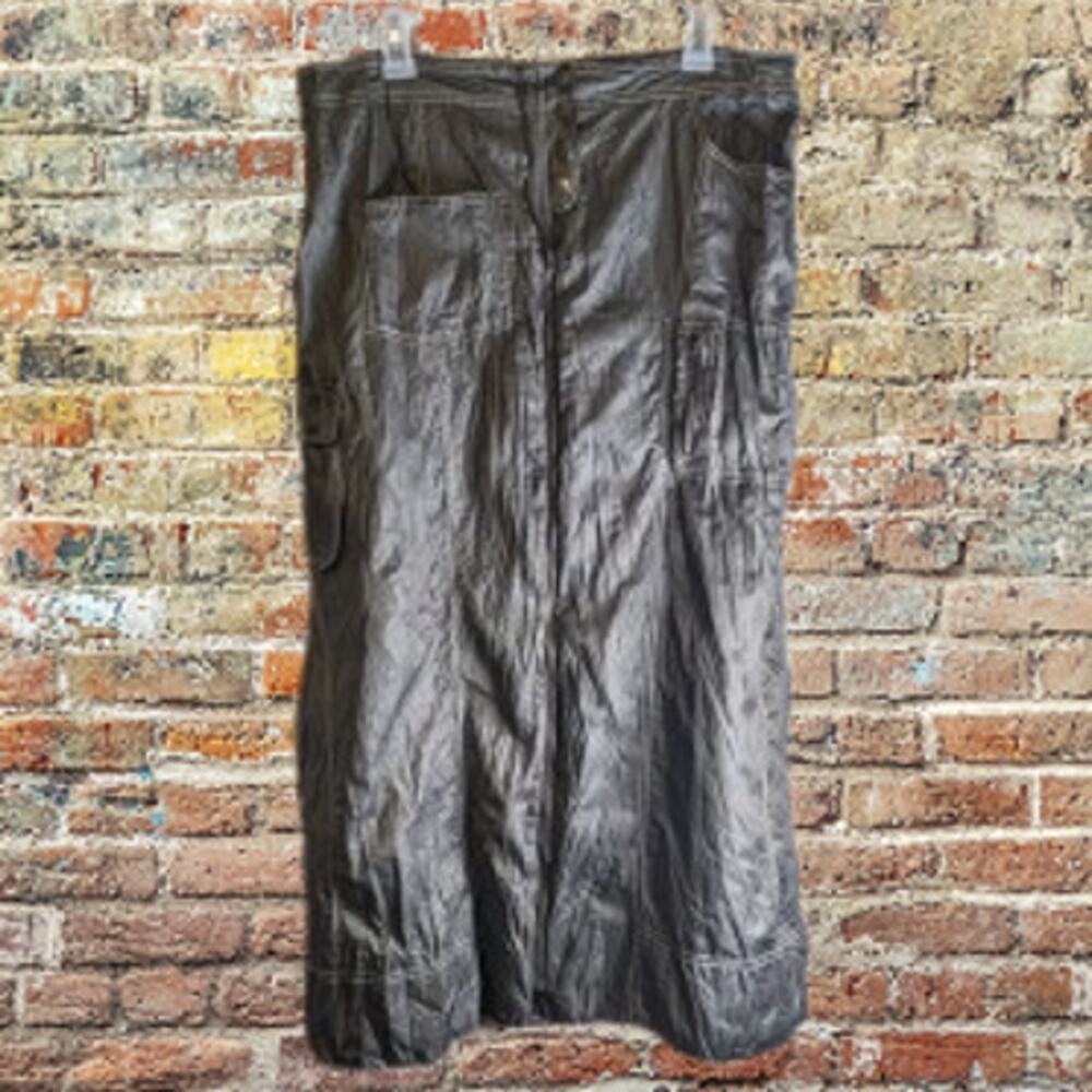 Style Large distressed look green 100% polyester long skirt. work, travel, date